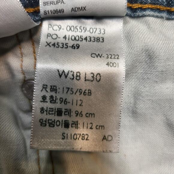 Levi's 559 Jeans Mens 38x30 Blue Relaxed Straight Denim Light Wash Faded Zip Fly - Picture 4 of 11